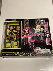 Modern Dolls: Monster high Cleo de Nile y Howleen Wolf Creepateria, playset año 2014